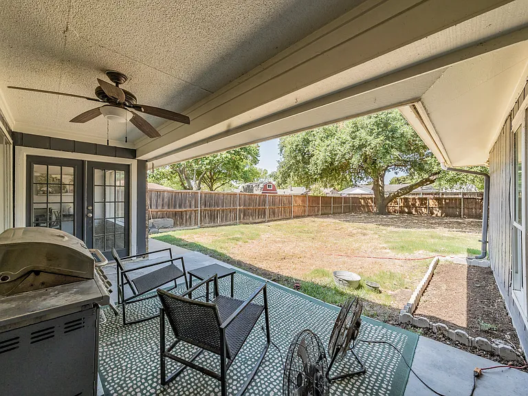 111 Ashe Bend Dr — Photo 2