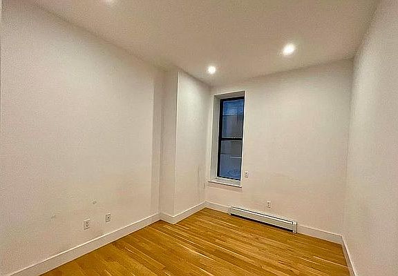 4th image of 300 W 112th St Unit A-1