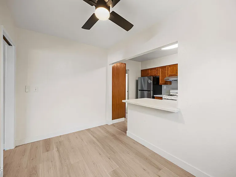 50 S Parkwood Ave — Photo 12