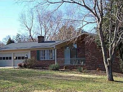 2105 Barclay Pl, Randleman, NC, 27317