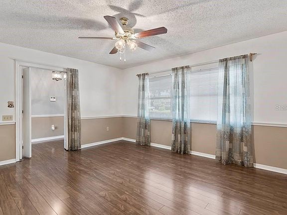 5th image of 1406 Stacy Dr