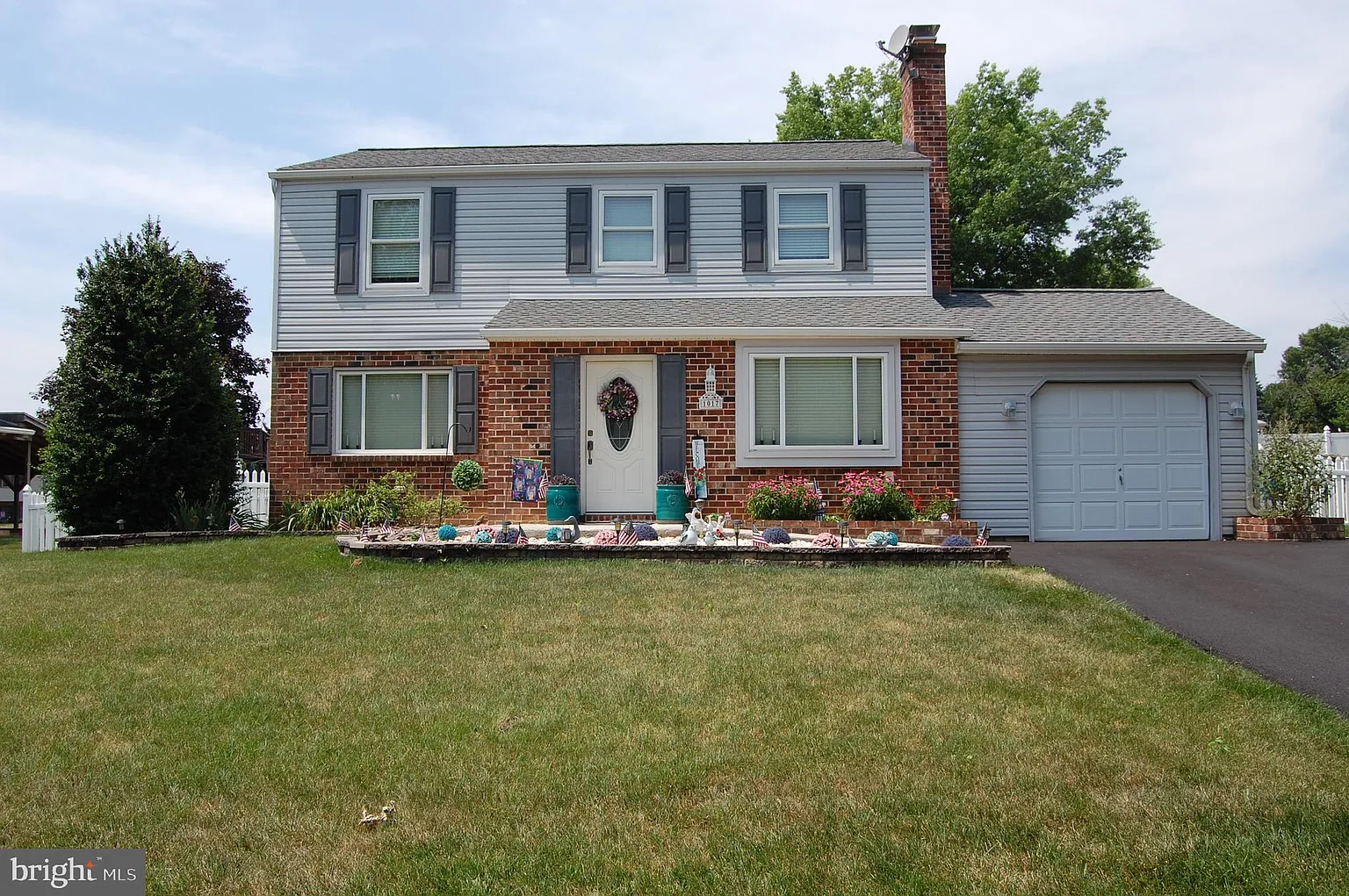 1017 Netherwood Dr photo 1