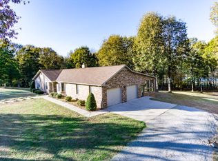 217 T Court Cir, Dover, TN 37058