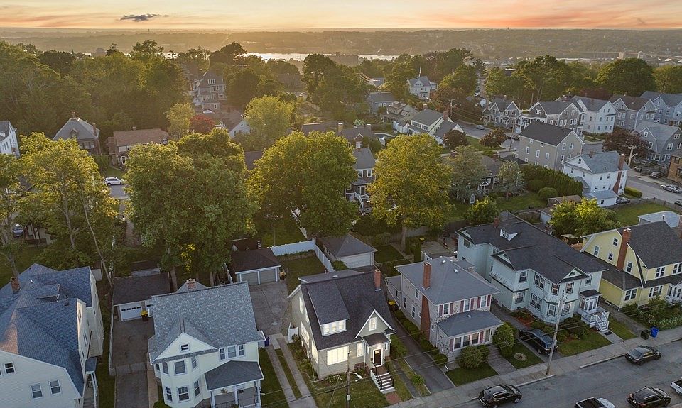 100 Madison St, Fall River, MA 02720 Zillow