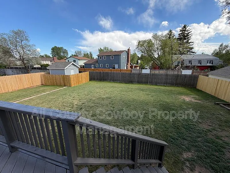 1602 Mitchell St — Photo 15