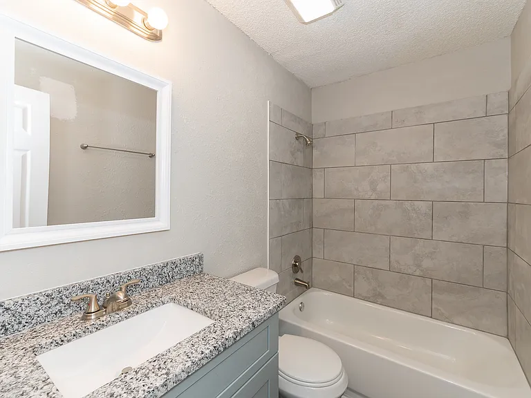 400 Rosewood apartments — Photo 10