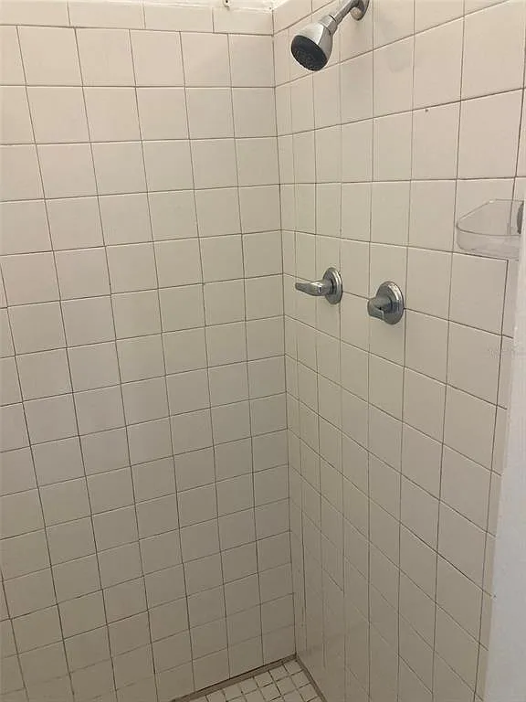 1 bed, 1.0 bath, 295 sqft, $950 — Photo 4