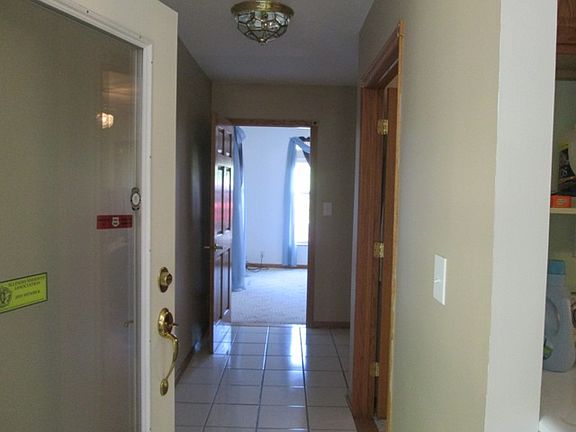 5th image of 19 Lake Warren Dr