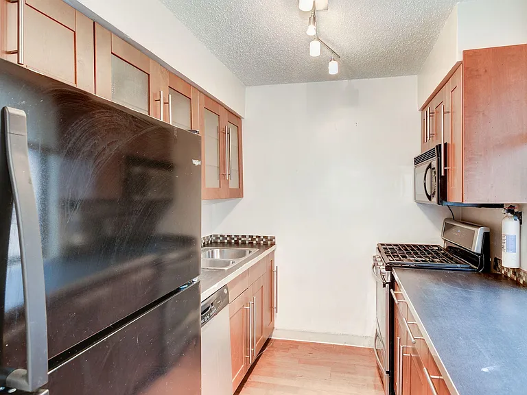4733 1st St SW #301 — Photo 9