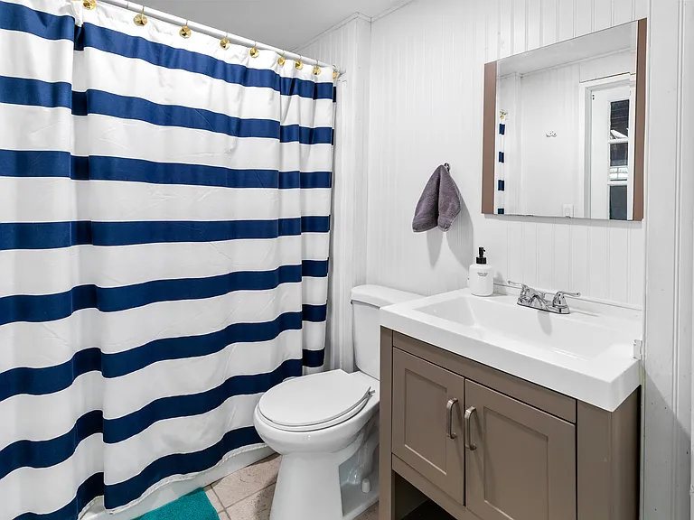 35 Lynn Ave — Photo 11