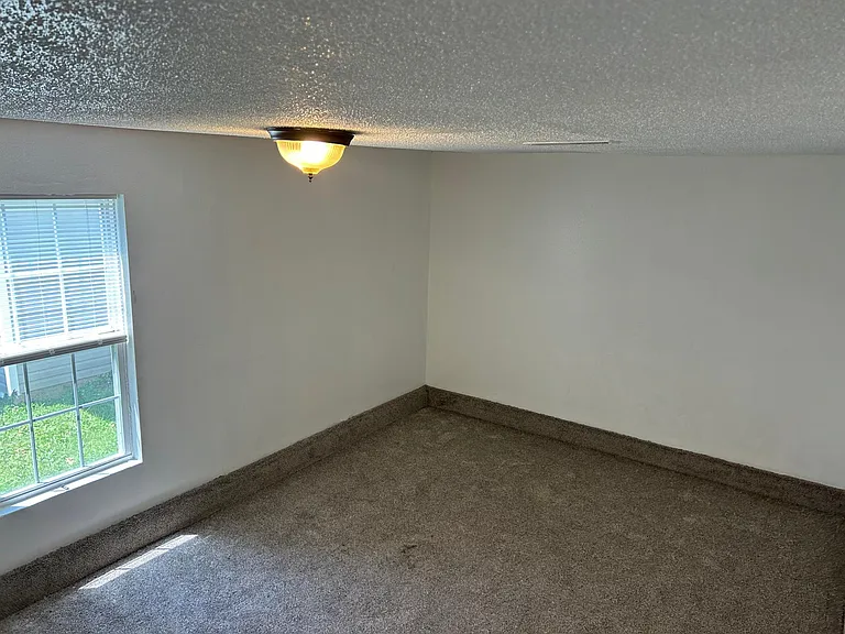 1551 Jefferson St — Photo 2