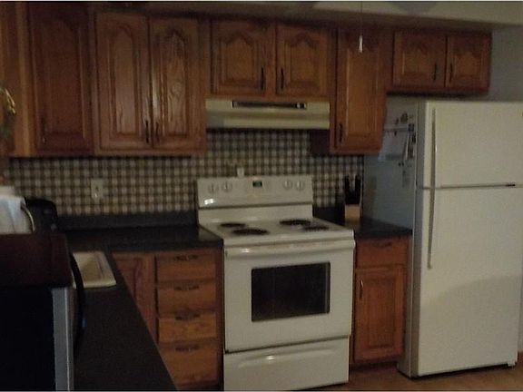 4th image of 191 Eastwood Dr