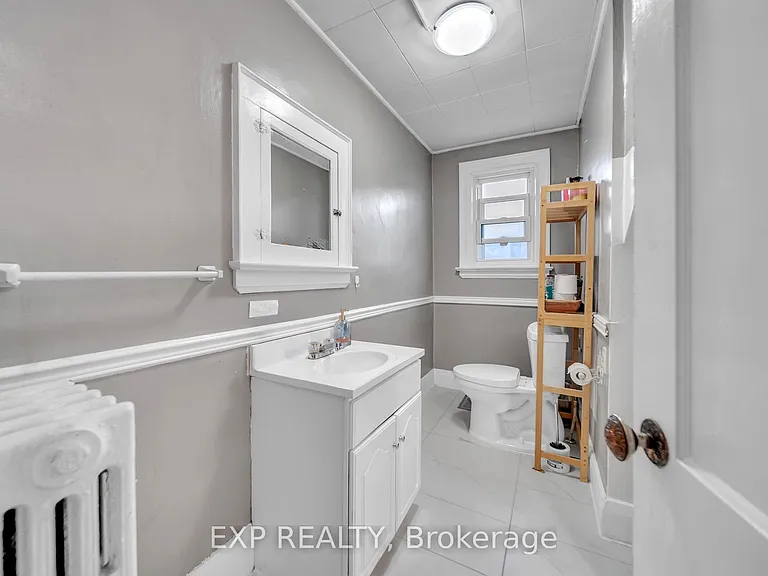896 Avenue Rd #3 — Photo 16