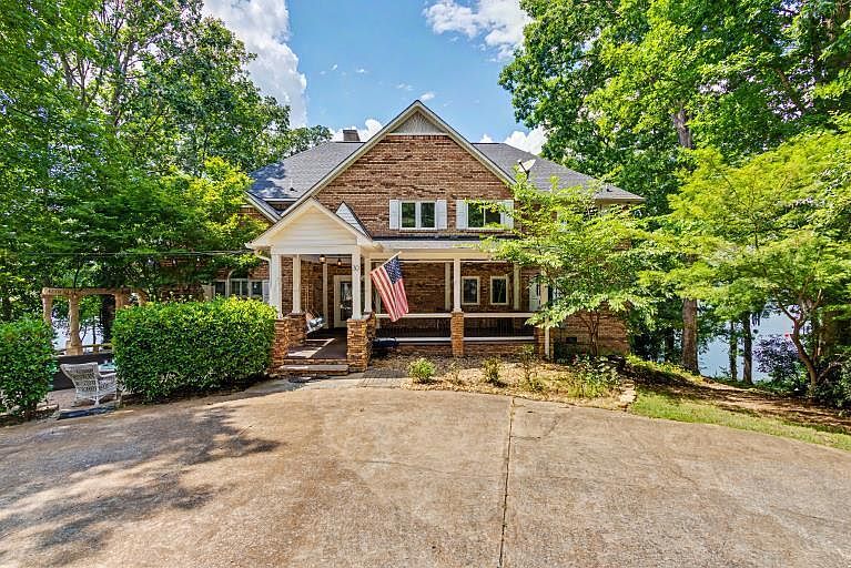 1st image of 30 Lone Oak Ln
