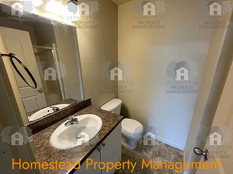 400-468 S Catron St — Photo 14
