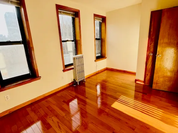 207 East 14th Street image 1 of 7