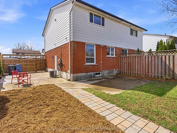 3rd image of 28 Chartwell Cres