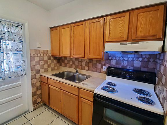 5th image of 4514 N Nebraska Ave Unit B