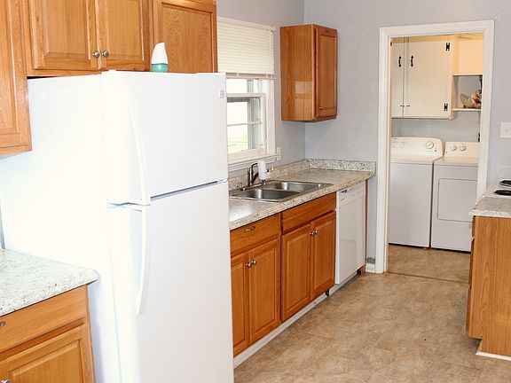 4th image of 301 Carra St