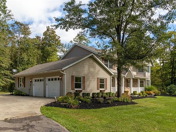 2nd image of 11920 Quail Woods Dr