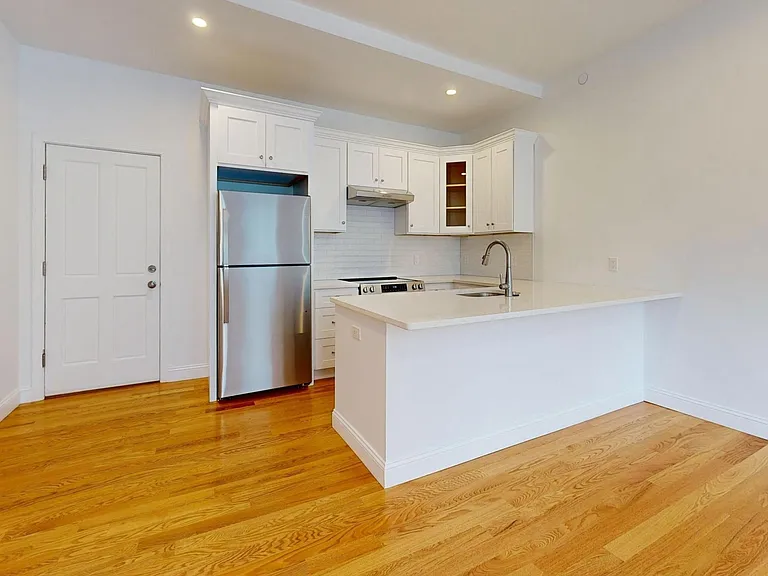 231 Main Street — Photo 12