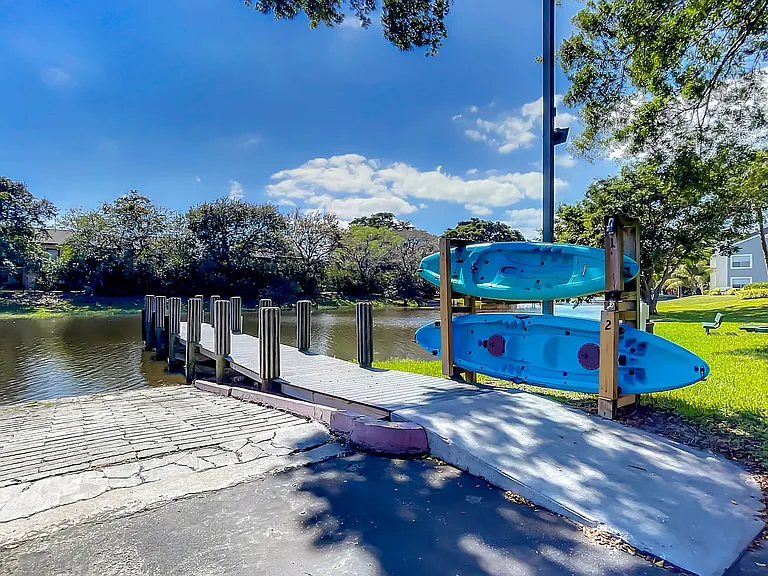 Contact the leasing office to rent a kayak and paddle through the tranquil beauty of Lake Osborne with a convenient on-site access point.