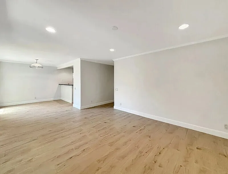 2 bed, 2.0 bath, 978 sqft, $2,100 — Photo 4