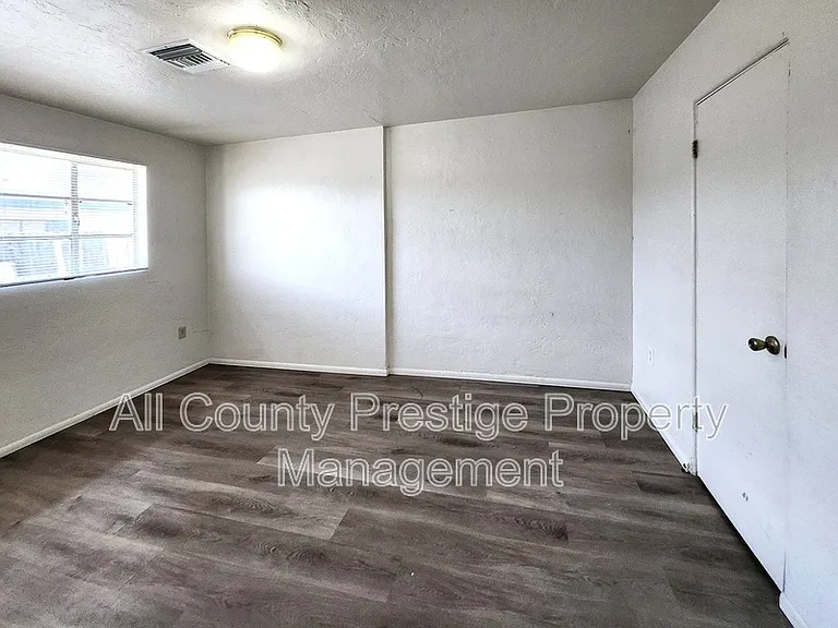 1915 E Osborn Rd #2 — Photo 6