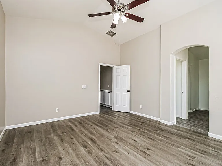 2725 E Carol Ave — Photo 10