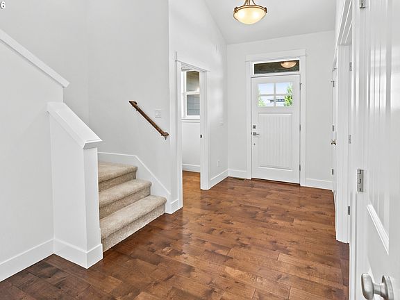 4th image of 940 Makena Ln