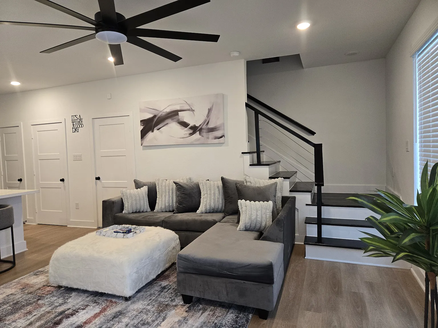 2 bed, 2.5 bath, 1000 sqft, $2,650 — Photo 3