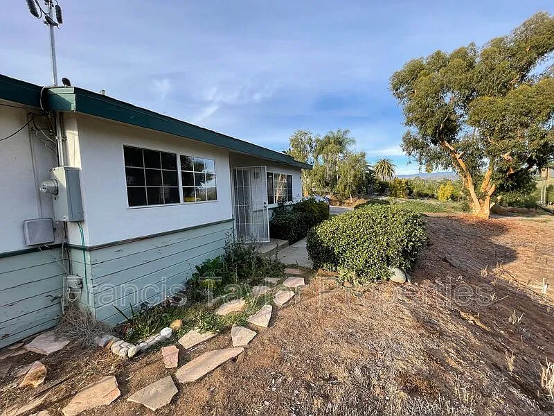 2 bed, 1.0 bath, 850 sqft, $2,500 — Photo 3