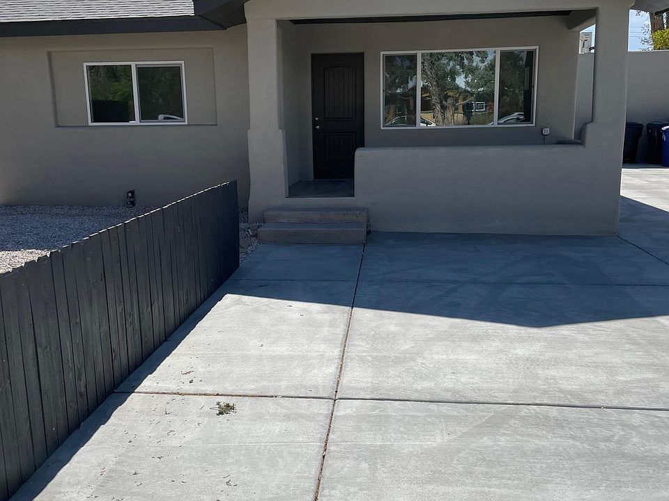 1st image of 311 Stanford Dr SE