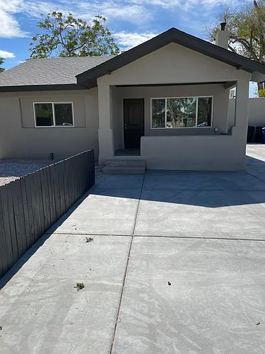 311 Stanford Dr SE Photo 1