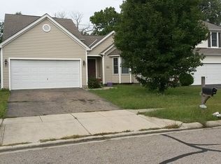 8653 Smokey Hollow Dr, Lewis Center, OH 43035