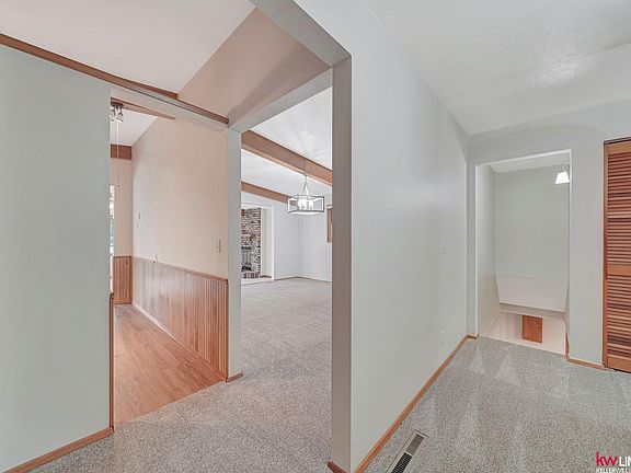 3rd image of 815 Northborough Ln