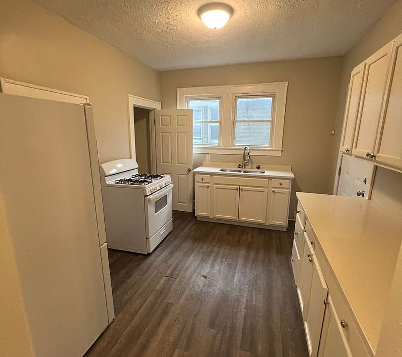 1st image of 506 Hall St