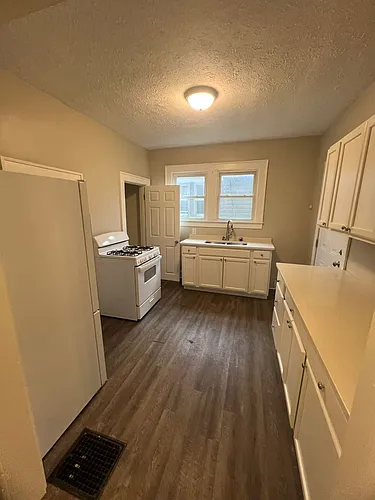 506 Hall St Photo 1