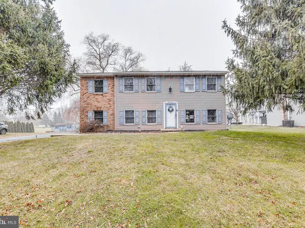 2056 Harrisburg Ave, Mount Joy, PA 17552