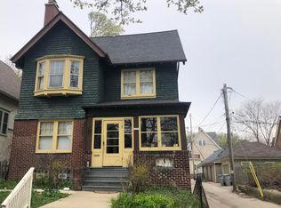 1233 N 28th St, Milwaukee, WI 53208