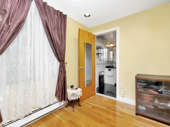 80-04 Cowles Court image 16 of 29