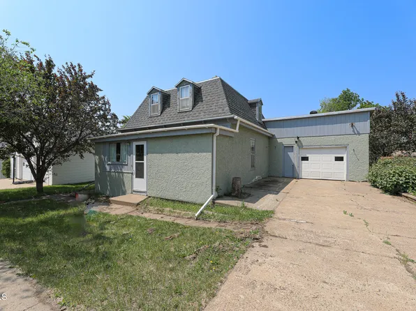 214 5th St N, New Salem, ND 58563
