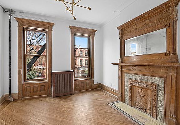 5th image of 125 Bainbridge St #2