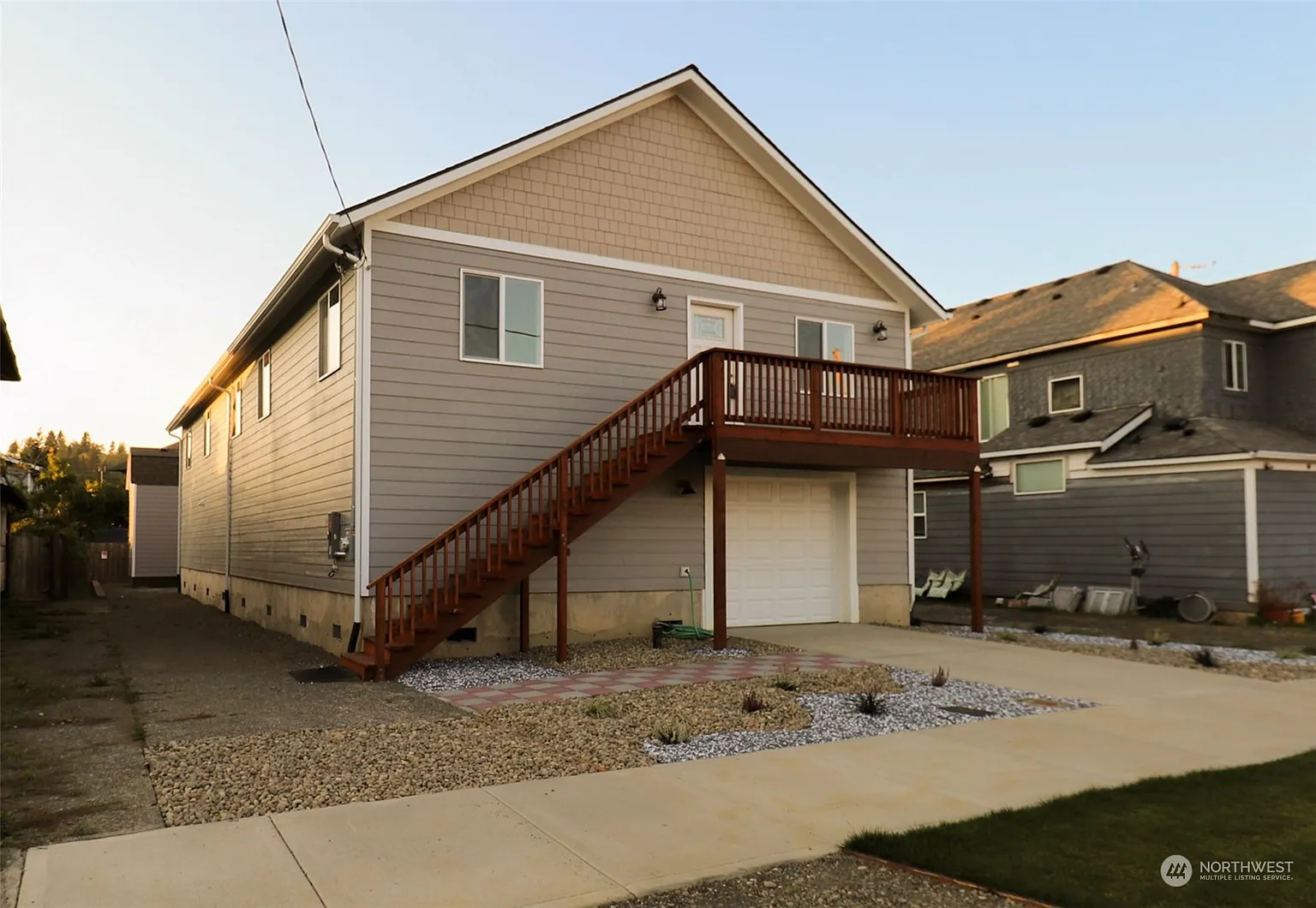 406 3rd Street photo 1