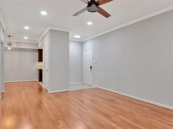 5th image of 2255 Braeswood Park Dr APT 315