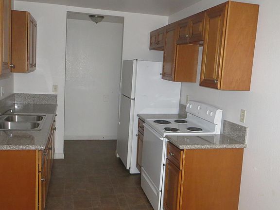 2nd image of 2785 Twistingbow Ln #D
