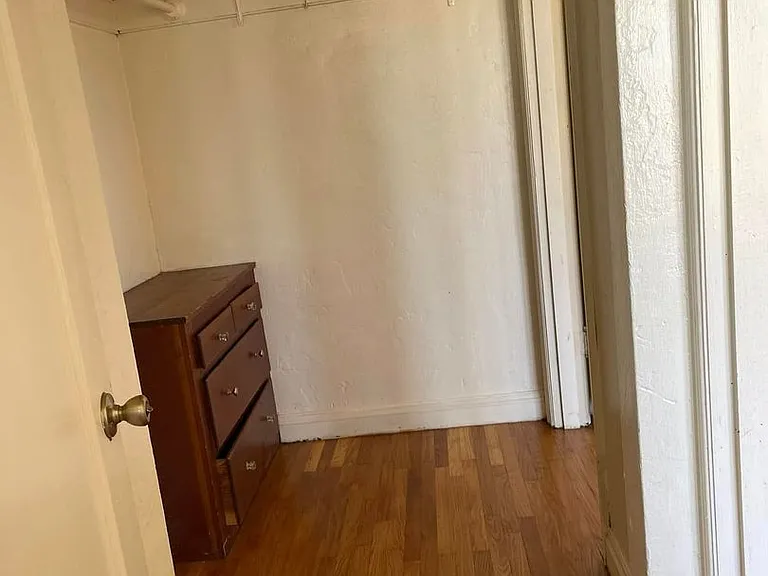 1817 Oxford St — Photo 7
