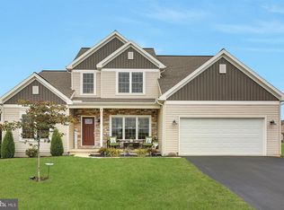 11 Danbury Dr, Mechanicsburg, PA 17050