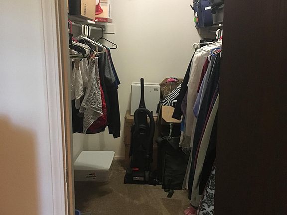 4th image of 3015 Courthouse Dr W APT 1B