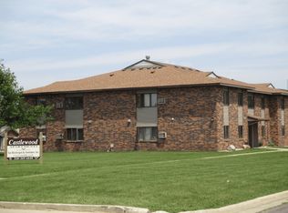 Castlewood Knoll Apartments, Worthington, MN 56187